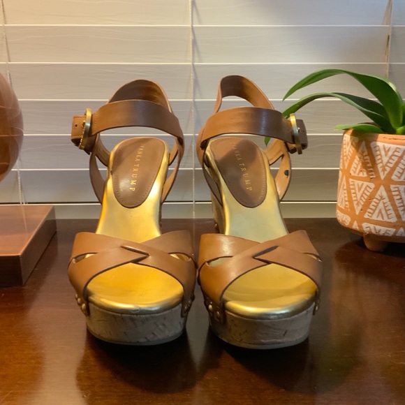 Light Brown Leather Ivanka Trump Wedges - Picture 4 of 9